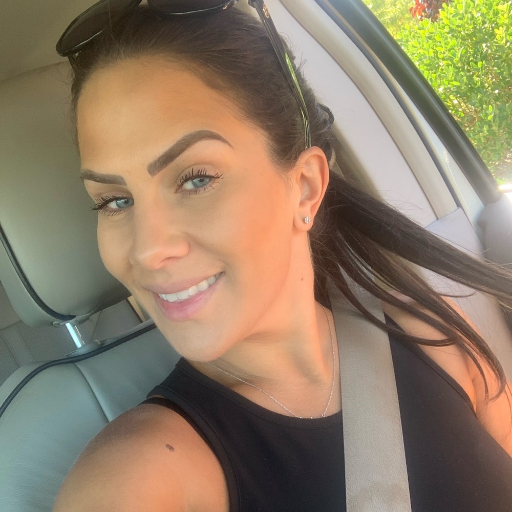 Meet your Posher, Desiree